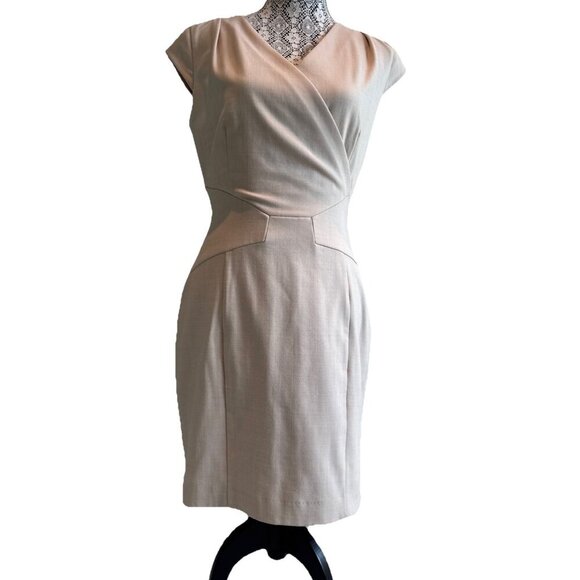 Guess By Marciano Cream Dress Size 8 41% Wool Fine Lines Structured Silhouette - Picture 1 of 14